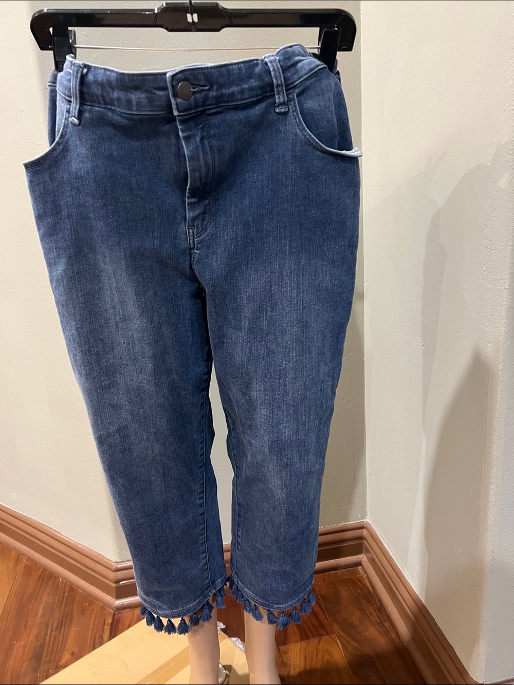 Chico’s Stretch Girlfriend Slim Leg Capri